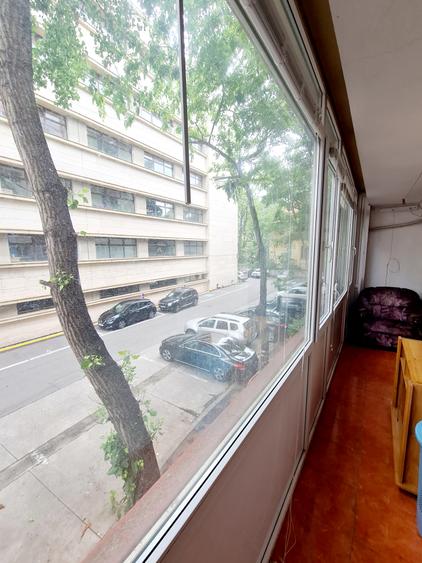 Loc parcare inclus! Apt. 2 cam. Calea Victoriei Amzei bloc 1960 et. 1