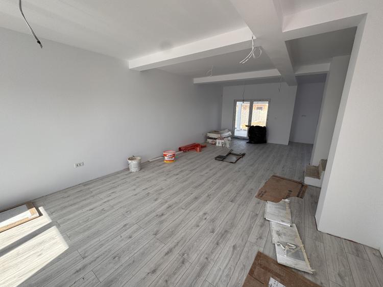 DUPLEX DESPARTIT, SUPRAFATA GENEROASA , TOATE UTILITATILE