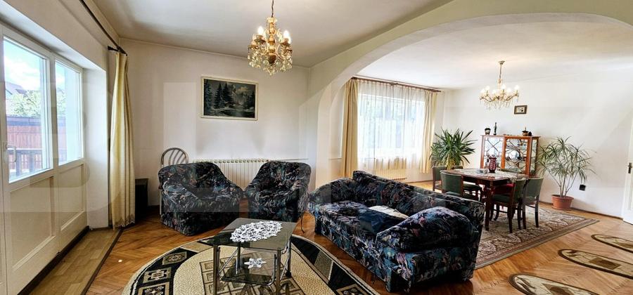 Casă, de vanzare, cu 6 camere, 300 mp, zona semicentrala