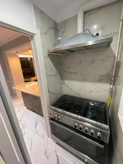 3 camere decomandat 140 mp