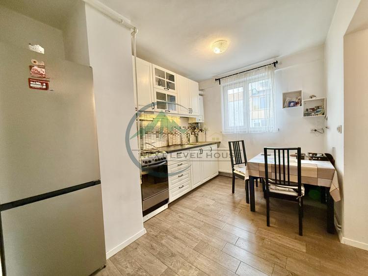Apartament 3 camere, Astra