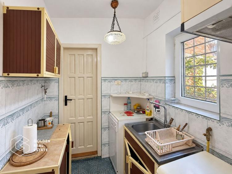 Casa din caramida, 3 camere + anexa, teren 262 mp,  zona Vlaicu