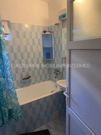 Casa 6 camere de vanzare zona KM 5 - 11