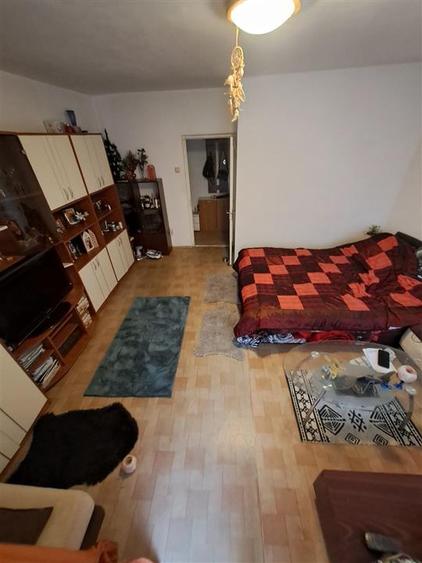 Garsoniera Intrare Racadau, intermediar, Brasov