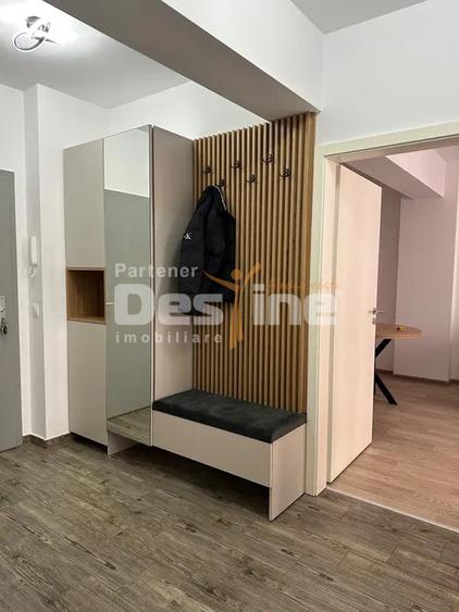Apartament 2 camere decomandat, boxa si loc de parcare inclus, Tractorul-Coresi