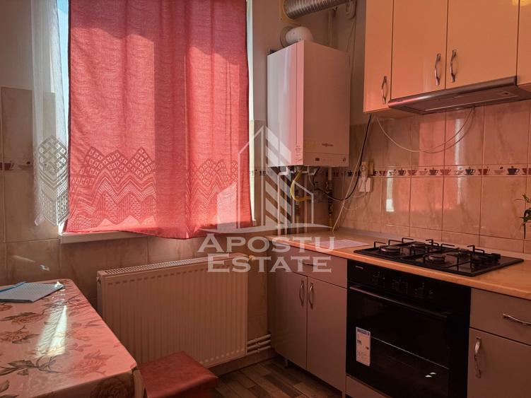 Apartament cu 2 camere, centrala proprie,