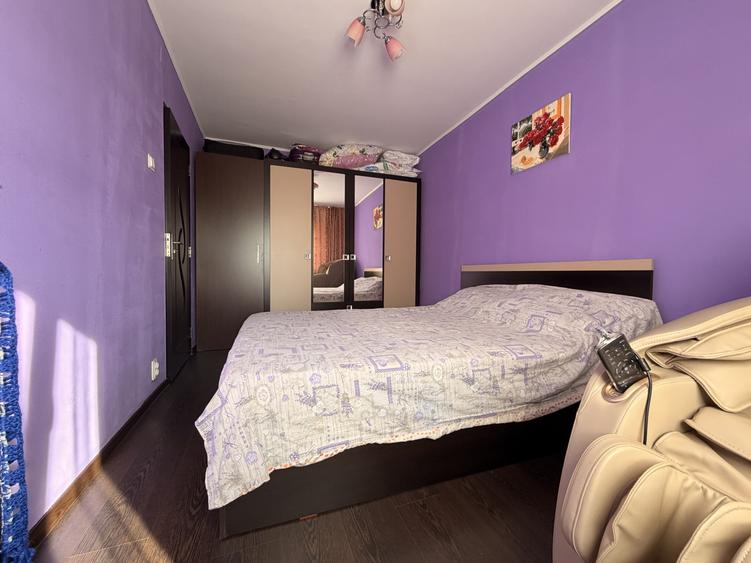 Apartament 4 camere, decomandat mp '70 utili, boxa, 10 mp cu CF etaj 3-Soarelui