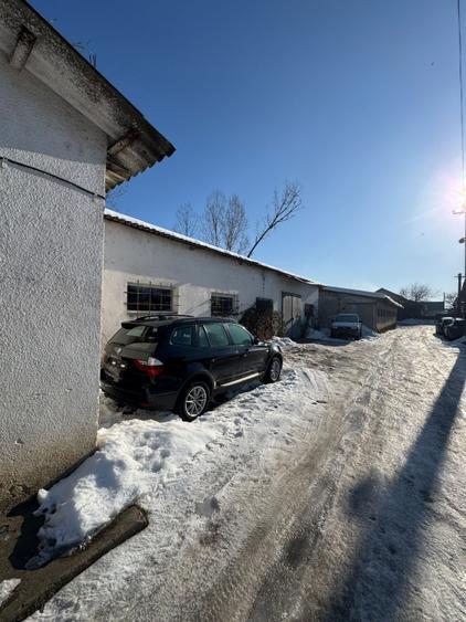 Hală 330 mp cu teren 10 ari, zonă Tanatorio