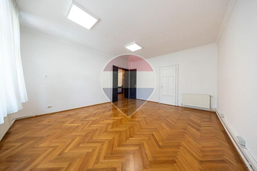 Resedinta istorica de inchiriat | 9 camere | Zona Istorica Brasov