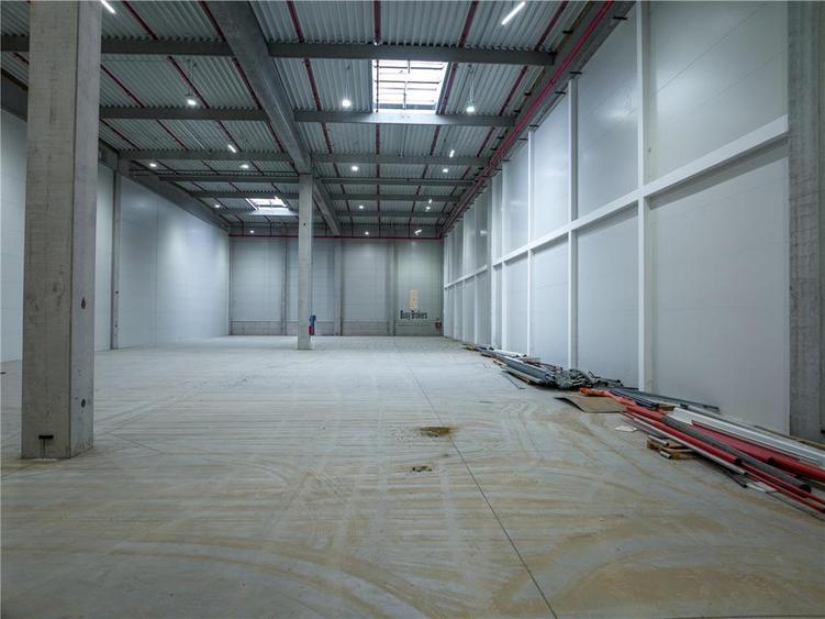 Spatiu Industrial - 10000 mp - Logistica - Productie - Depozitare