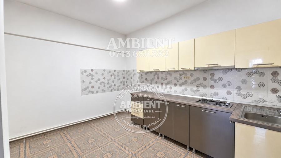 ANSAMBLU INDUSTRIAL HALĂ + CLADIRE BIROURI, 686 mp, VASLUI - ZONA INDUSTRIALĂ