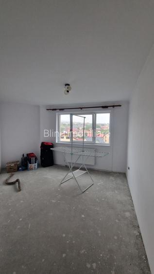 Apartament cu 3 camere, 70mp utili, parcare sub, Dambul R