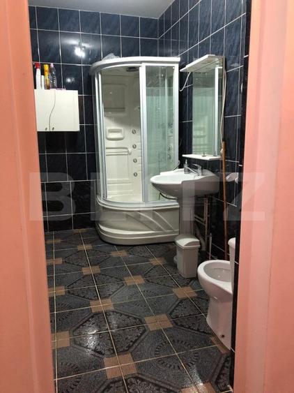 Casa de vanzare, cu 7 camere, 350 mp u & 2850 mp teren