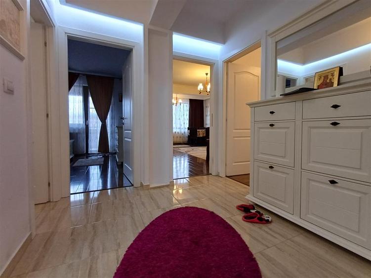 Apartament 3 Camere cu Parcare, AC, Dressing- Lac Rediu