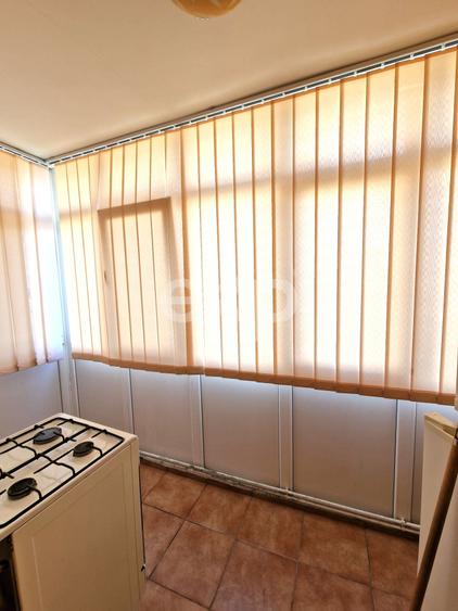 Apartament 3 camere de vânzare –Etaj 2, Micro 12