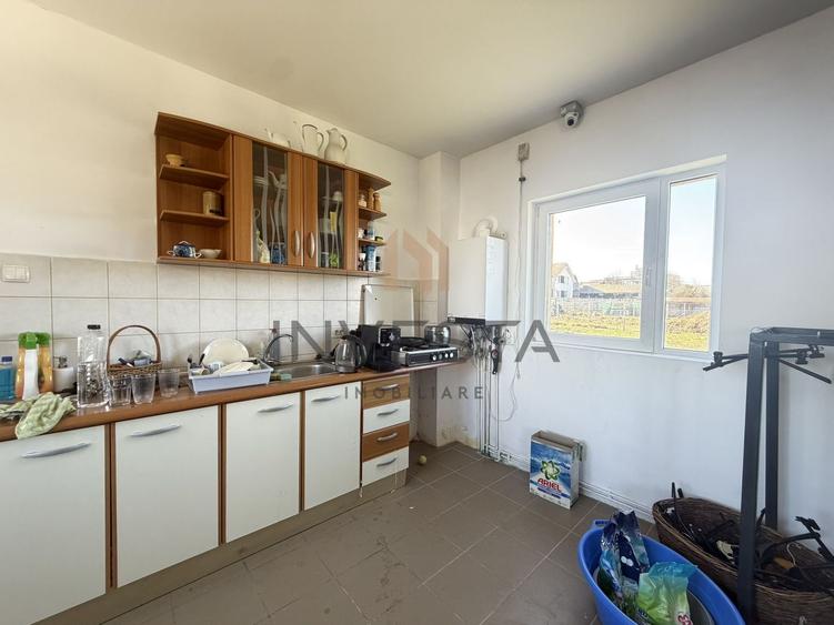 Inchiriere 2 cladiri comerciale, 943 mp teren