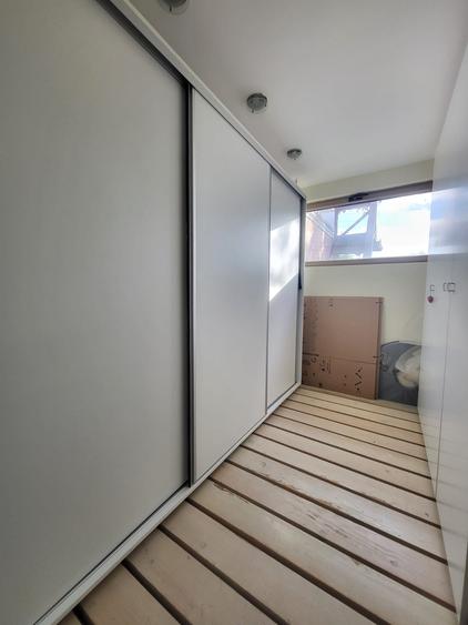CASA P+1 ÎN BALOȚEȘTI – LÂNGĂ PĂDURE, TEREN 700 MP, LIVADĂ, CRAMĂ, BECI ȘI CURTE