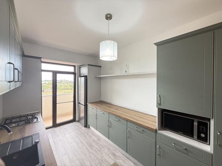 Apartament 3 camere de închiriat