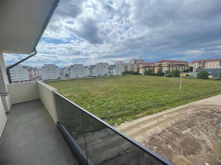Apartament 3 camere cu balcon si parcare pe Doamna Stanca