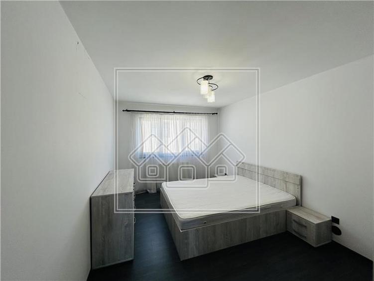 Ap spatios, 72 mp utili, balcon mare, 2 locuri de parcare