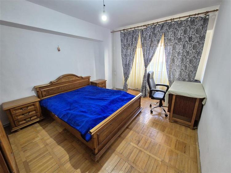 Apartament 3 camere, 2 bai, DECOMANDAT, ETAJ 1, Pacurari