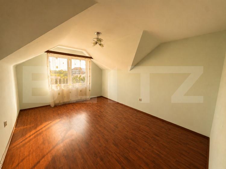 De vanzare Ap 4 camere open space 107mp