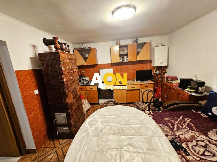 Casa cu doua corpuri, 5 camere, 1580 mp teren, Dealul Furcilor