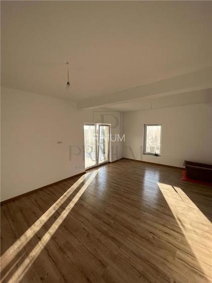 Duplex spatios - bucatarie inchisa - zona in plina dezvoltare - 6