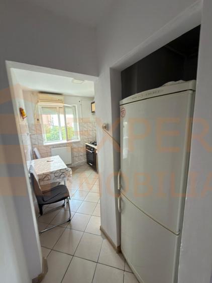 Apartament 2 camere de vânzare în zona CET – etaj intermediar
