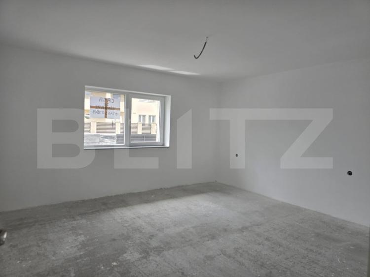 Casa 2 camere, 120 mp -7.8 ari teren . Lazuri