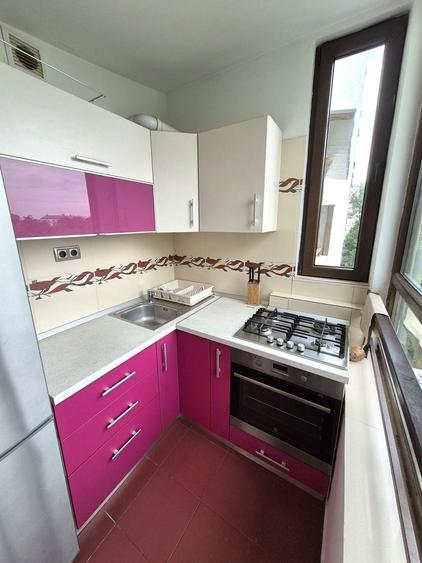 Apartament 3 camere, zona Bazilescu-Jiului.