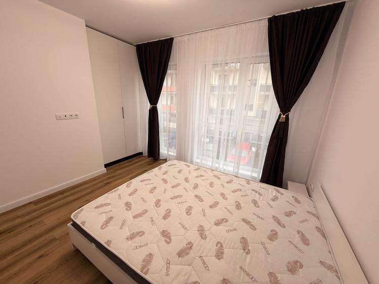 Apartament la prima inchiriere, 3 camere 2 bai, parcare, zona TERRA, Floresti