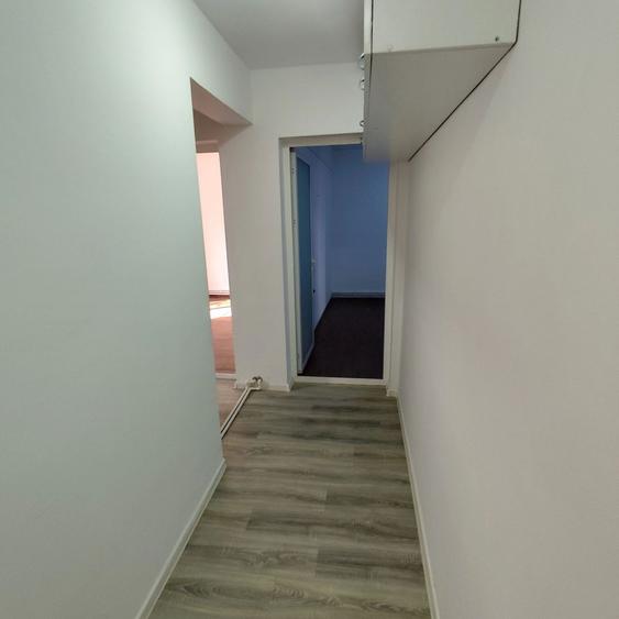 Spatiu comercial ( apt.3 camere) / Zona City Mall