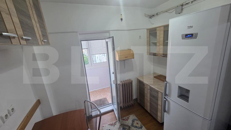 Apartament de vânzare cu 2 camere, decomandat – Zona Industrială