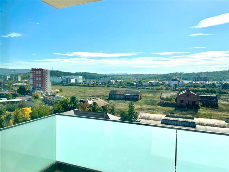 1 CAM , COMISION 50 % (225 EURO) ,CENTRU, PARCARE,UNIREA TOWERS