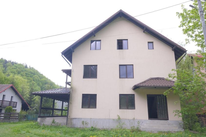 CHEIA - VALEA POPII, Vila structurata pe S+P+E+M, achizitie posibila si in rate