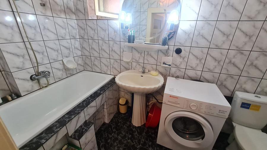 Casa 3 camere zona centrală Cristian