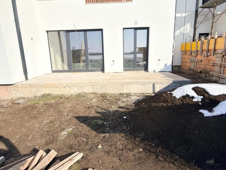 Comision 0 - 4 cam curte proprie - 155.000eur, TVA si parcare incluse!