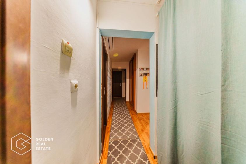 Apartament 4 camere, langa campusul UVVG, decomandat, etaj 3, comision 0%