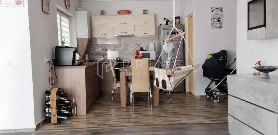 Chirie 2 camere, decomandat, etaj 1, loc de parcare inclus- Unirii