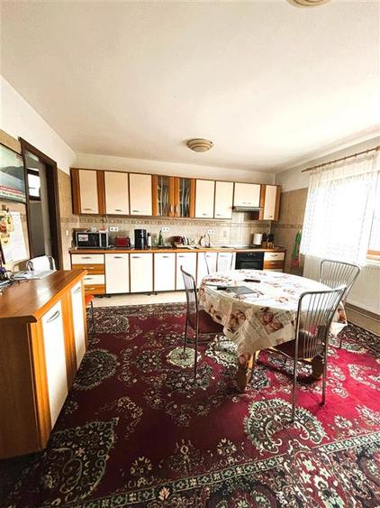 Casa Individuala caramida, 5 camere, fundatie inalta, planseu beton, Garaj, tere