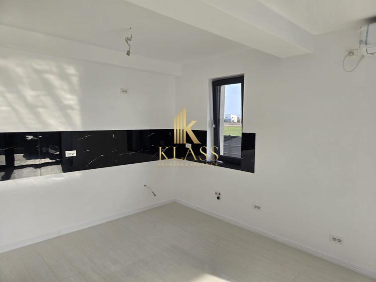 Vila 4 camere Tunari de vanzare