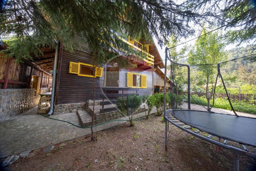 Casă de vacanta, in mijlocul naturii, Azuga!