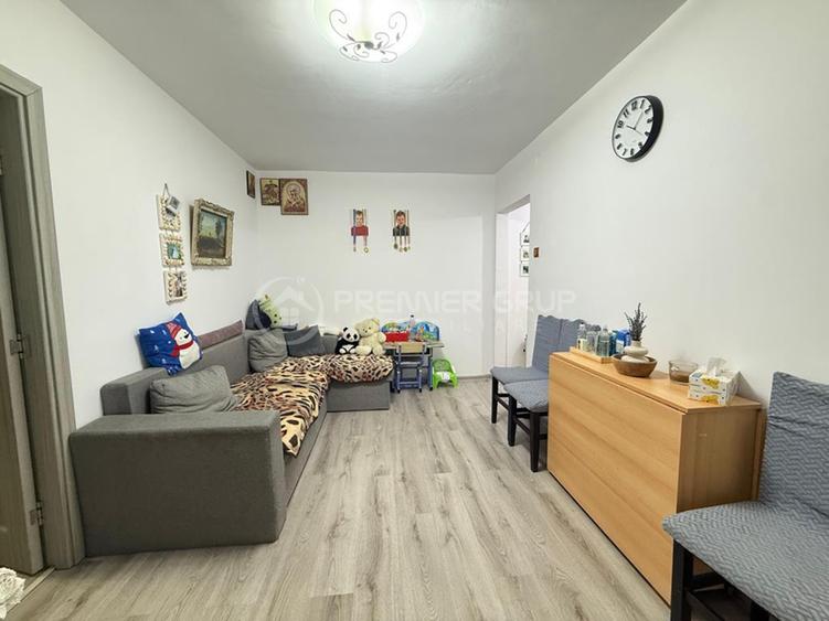 Etaj 2! Apartament 3 camere 45mp fara risc cu centrala, TATARASI