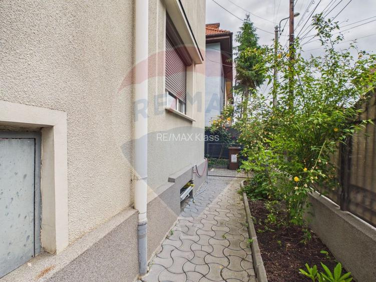 Vila generoasa cu 5 camere si curte, de vanzare in zona 13 Septembrie - 29