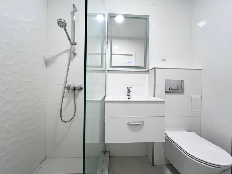 NOU / DEOSEBIT / SPATII GENEROASE