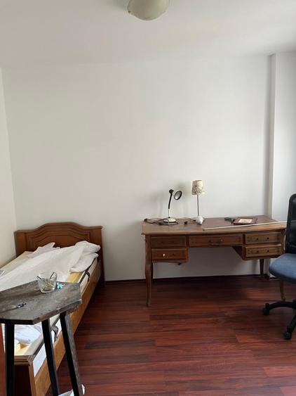 Apartament 4 camere, zonă centrală, Ploiești