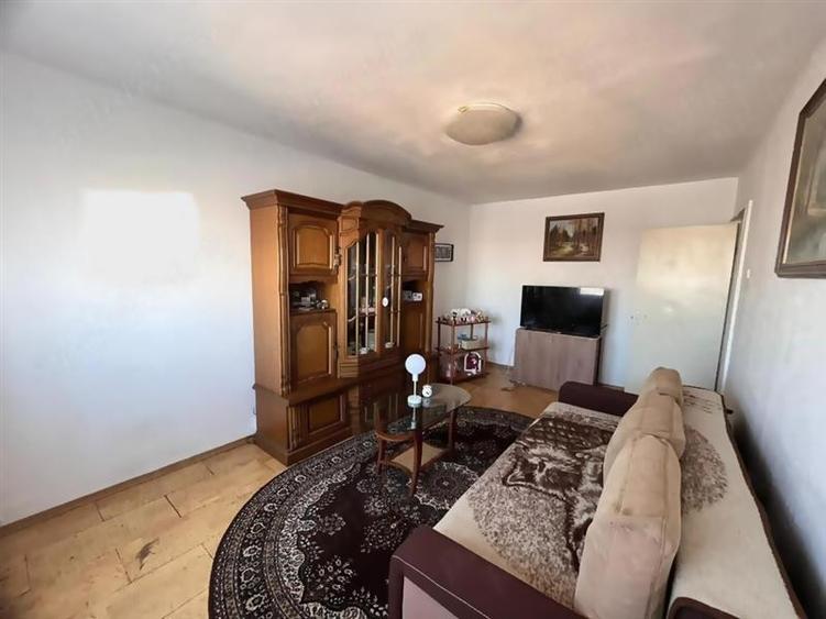 Apartament 3 camere decomandat Astra