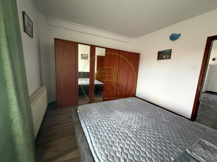 Apartament 4 camere de închiriat – Strada De Mijloc, Centrul Istoric