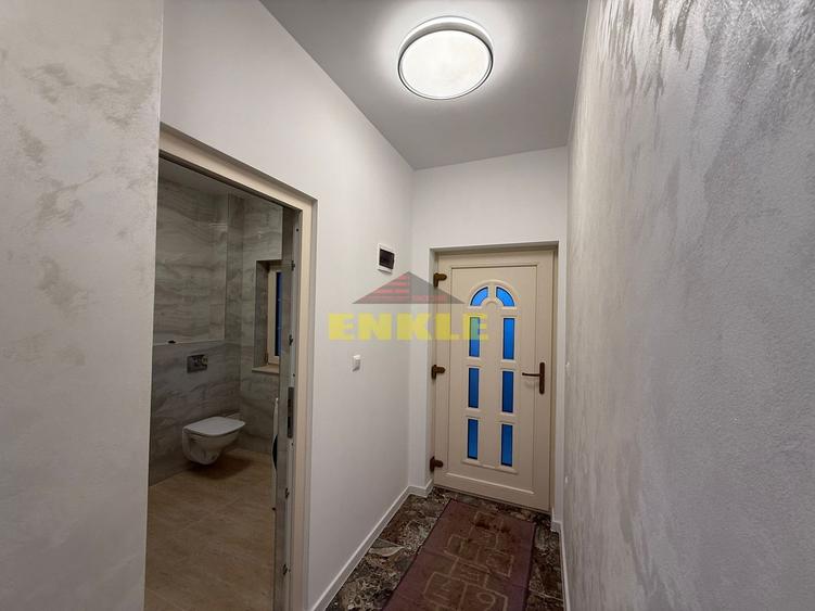 Vand casa 5 camere cu teren 450 mp zona linistita, pret negociabil!
